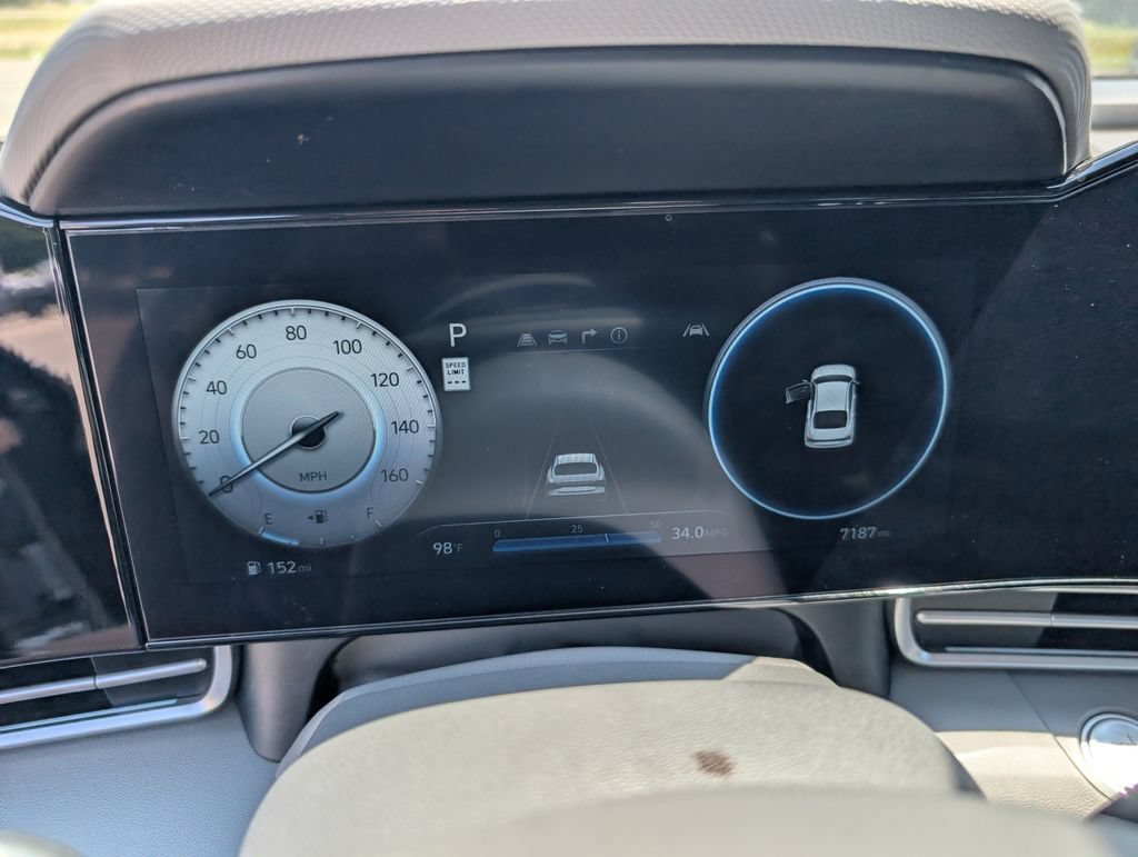 Used 2024 Hyundai Elantra SEL w/ Convenience Package FWD image 18