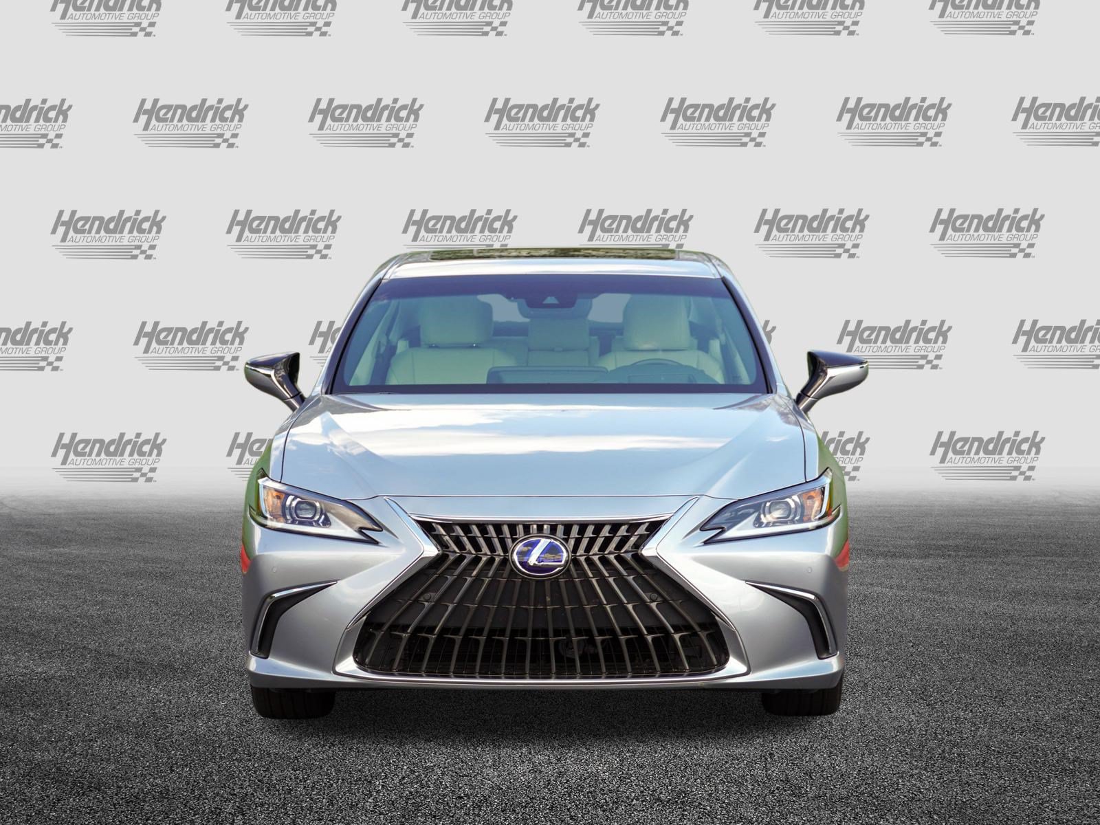 Used 2022 Lexus ES 300h w/ Premium Package FWD image 2