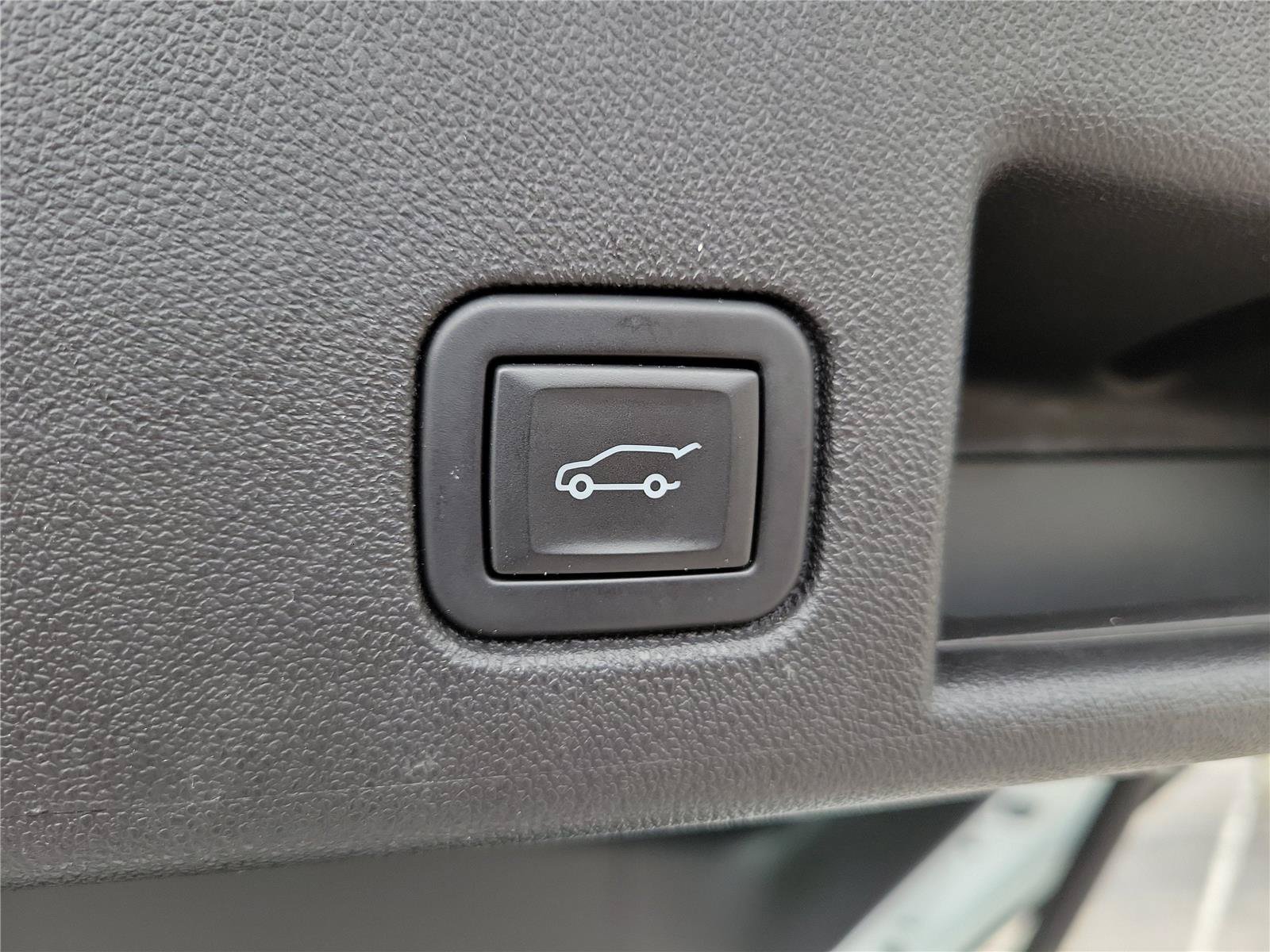 Used 2024 Chevrolet Equinox LT FWD image 11