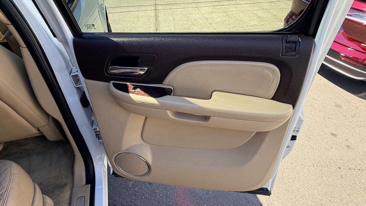 Used 2007 GMC Yukon XL Denali image 31