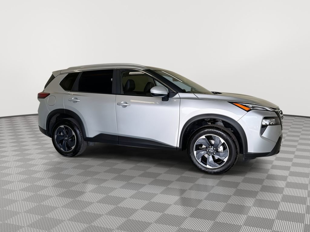 Certified 2025 Nissan Rogue SV w/ SV Premium Package image 13