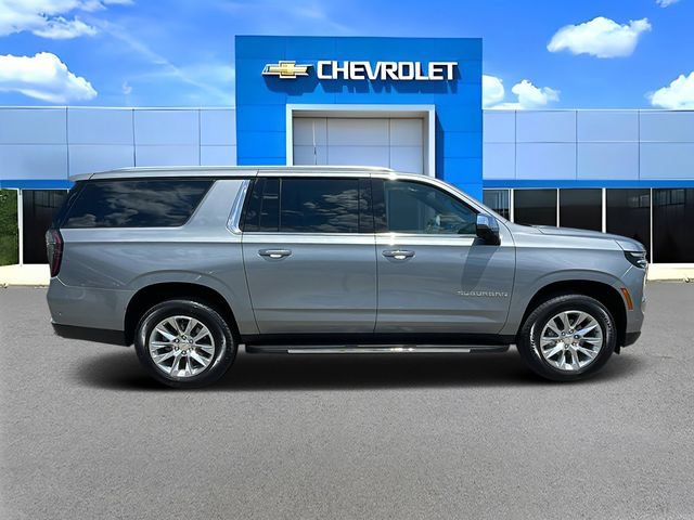 Used 2026 Chevrolet Suburban Premier AWD/4WD image 2