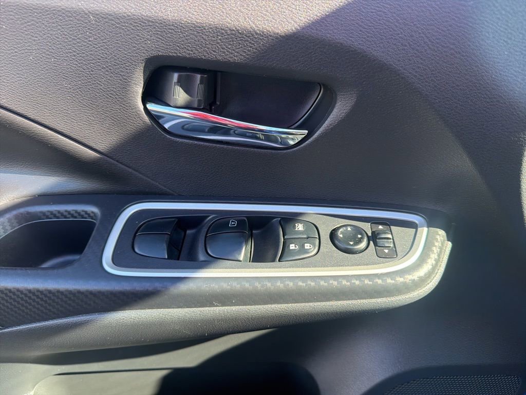 Used 2024 Nissan Versa SR w/ Trunk Package image 12