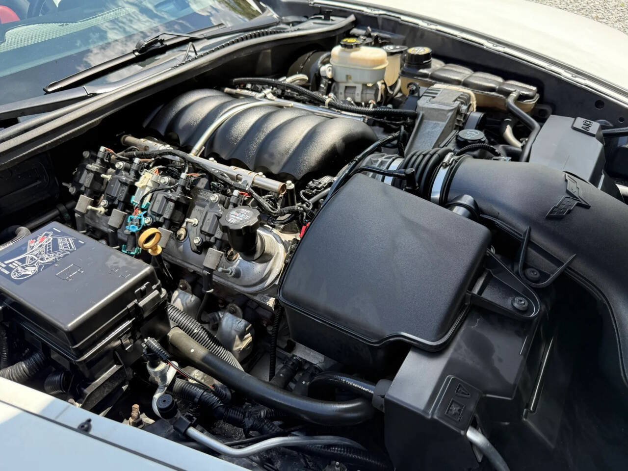 Used 2010 Chevrolet Corvette Coupe w/ Preferred Equipment Group RWD image 26