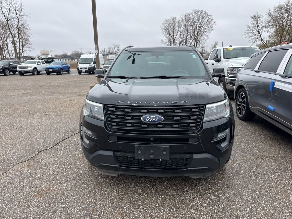 Used 2017 Ford Explorer Sport image 2
