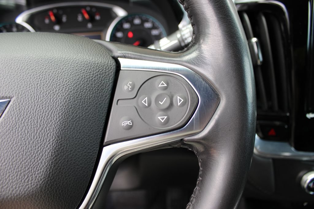 Used 2022 Chevrolet Traverse LT FWD image 17