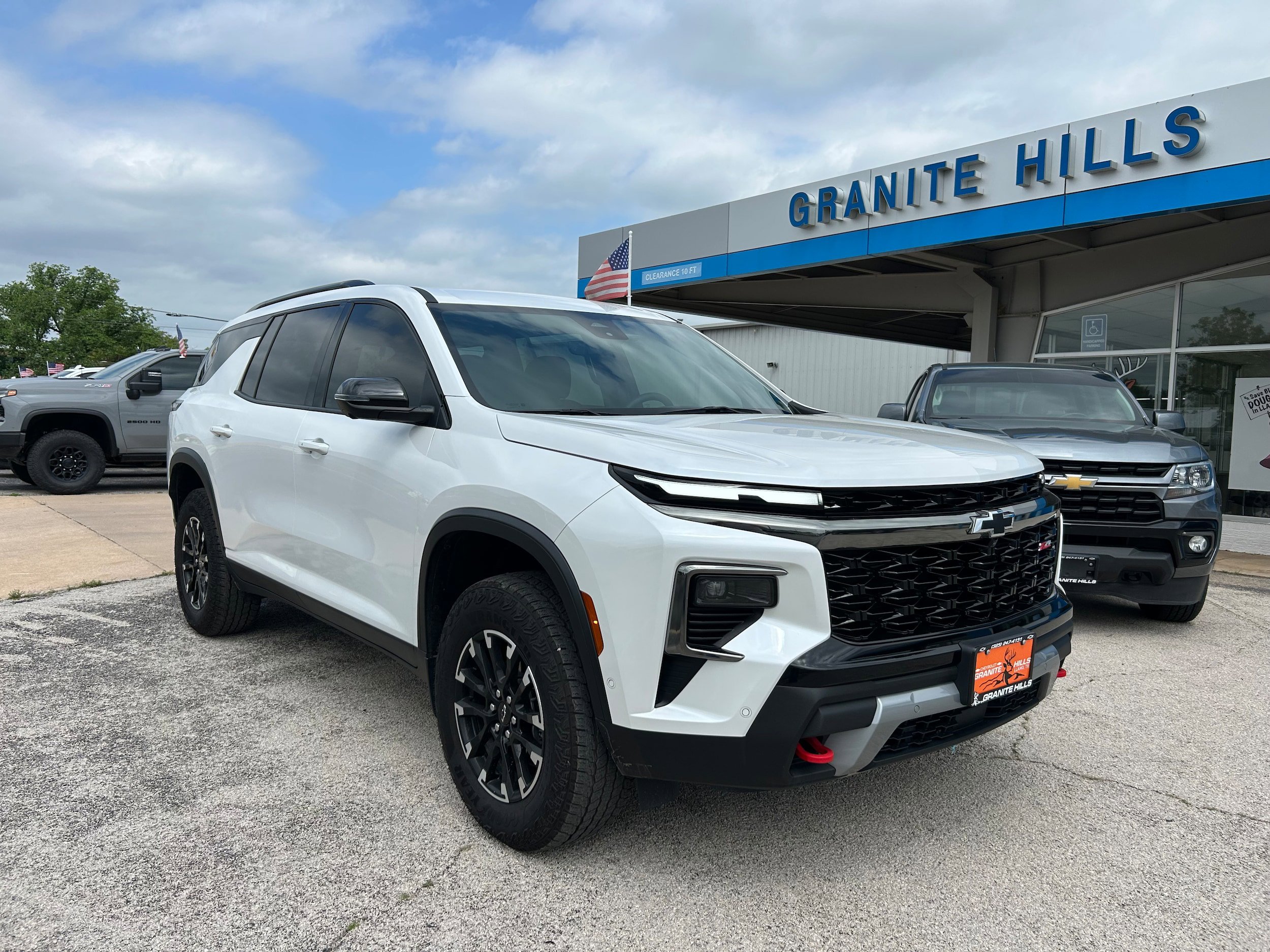 Used 2024 Chevrolet Traverse Z71 w/ Enhanced Driving Package AWD/4WD image 1