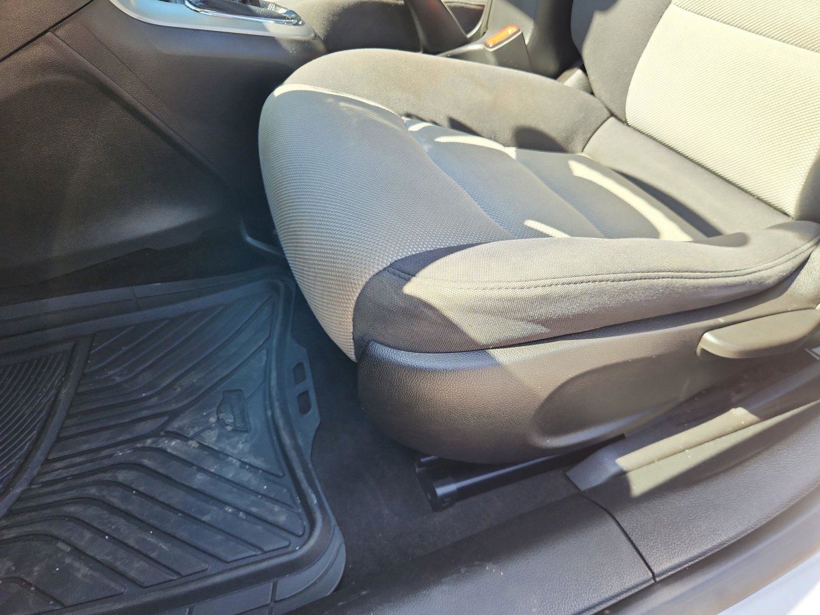 Used 2014 Chevrolet Cruze LS FWD image 16