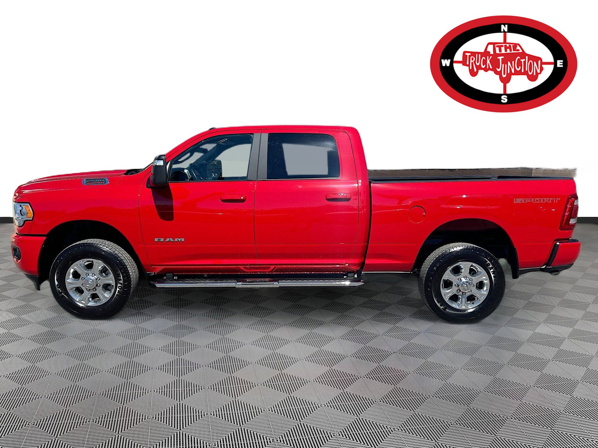 Used 2024 RAM 2500 Big Horn w/ Safety Group image 4