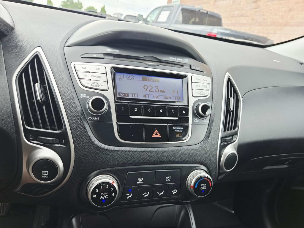Used 2010 Hyundai Tucson GLS w/ Popular Equipment Pkg 2 FWD image 23