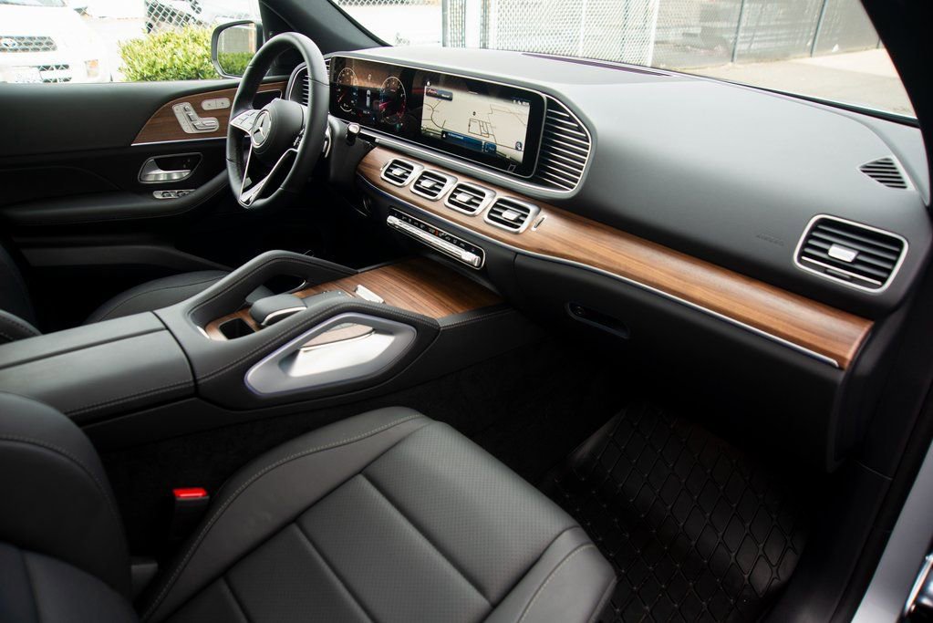 Used 2025 Mercedes-Benz GLE 350 4MATIC image 35