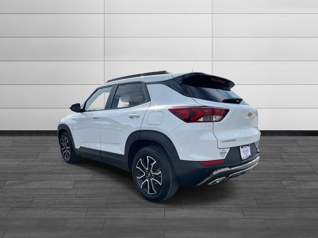 Used 2022 Chevrolet TrailBlazer ACTIV w/ Sun and Liftgate Package image 4