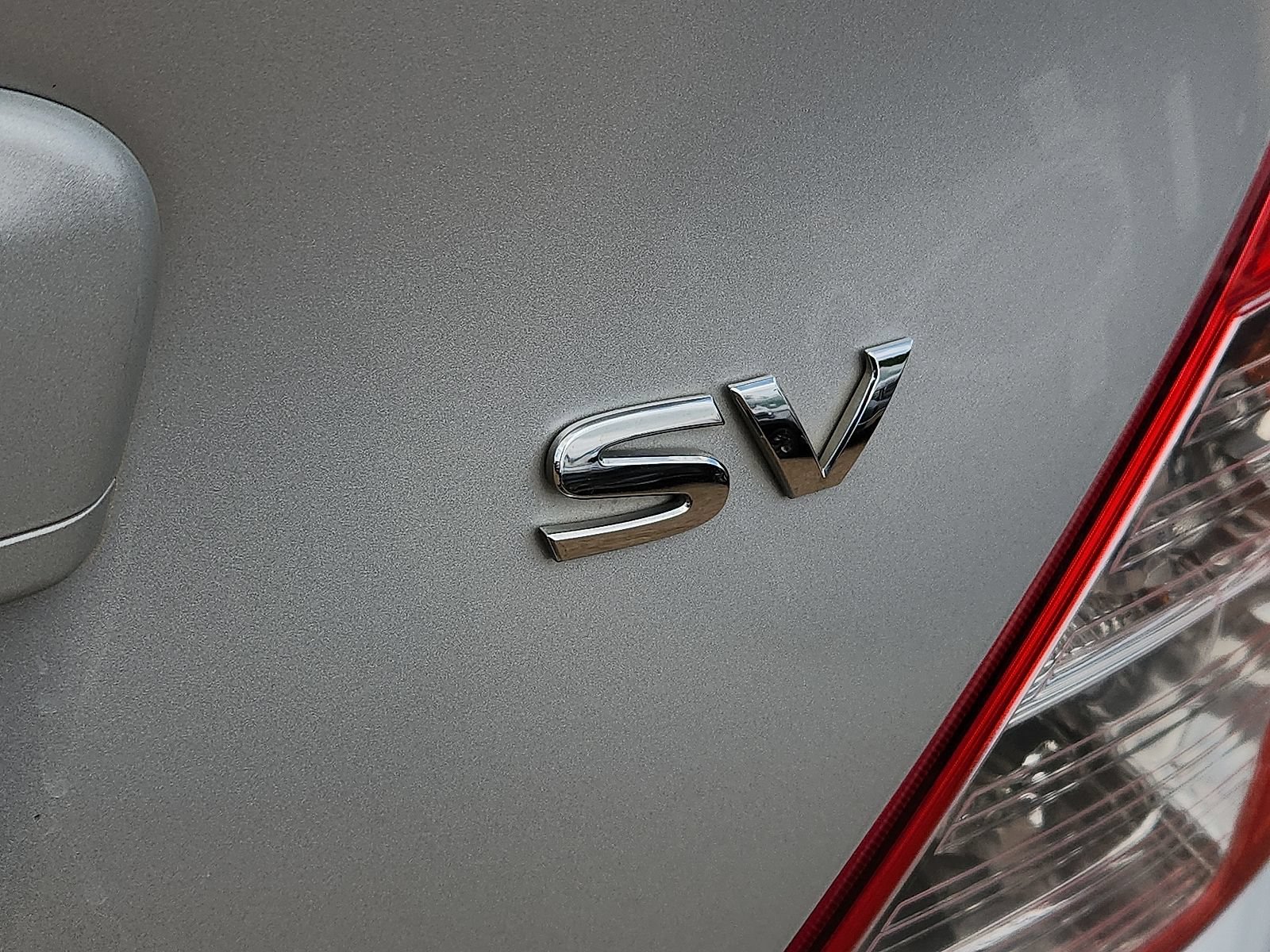 Used 2019 Nissan Versa SV FWD image 9