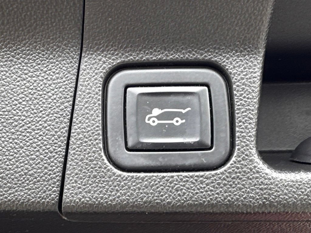 Used 2022 GMC Acadia SLT w/ Elevation Edition AWD/4WD image 15