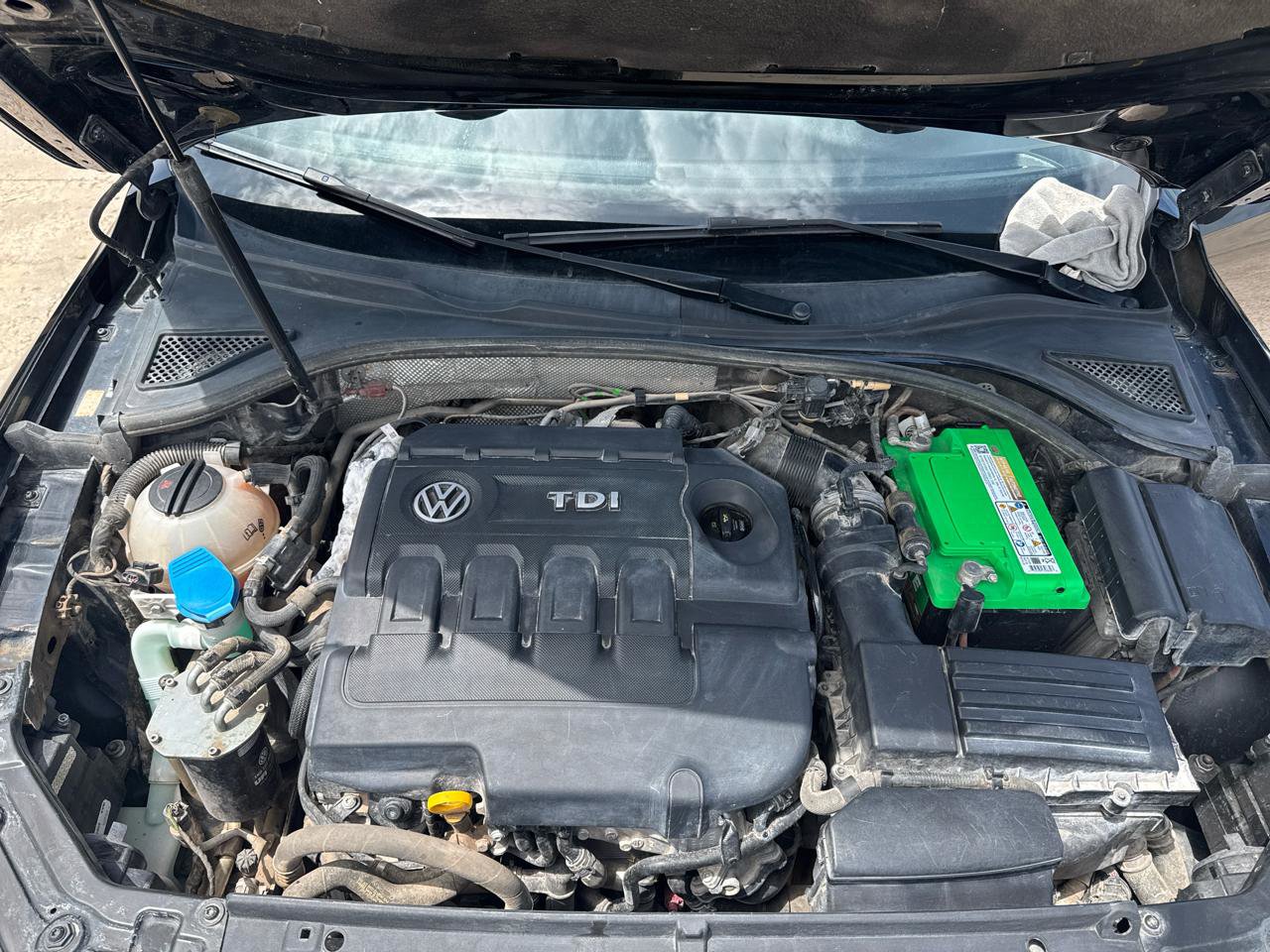 Used 2015 Volkswagen Passat TDI SE FWD image 34