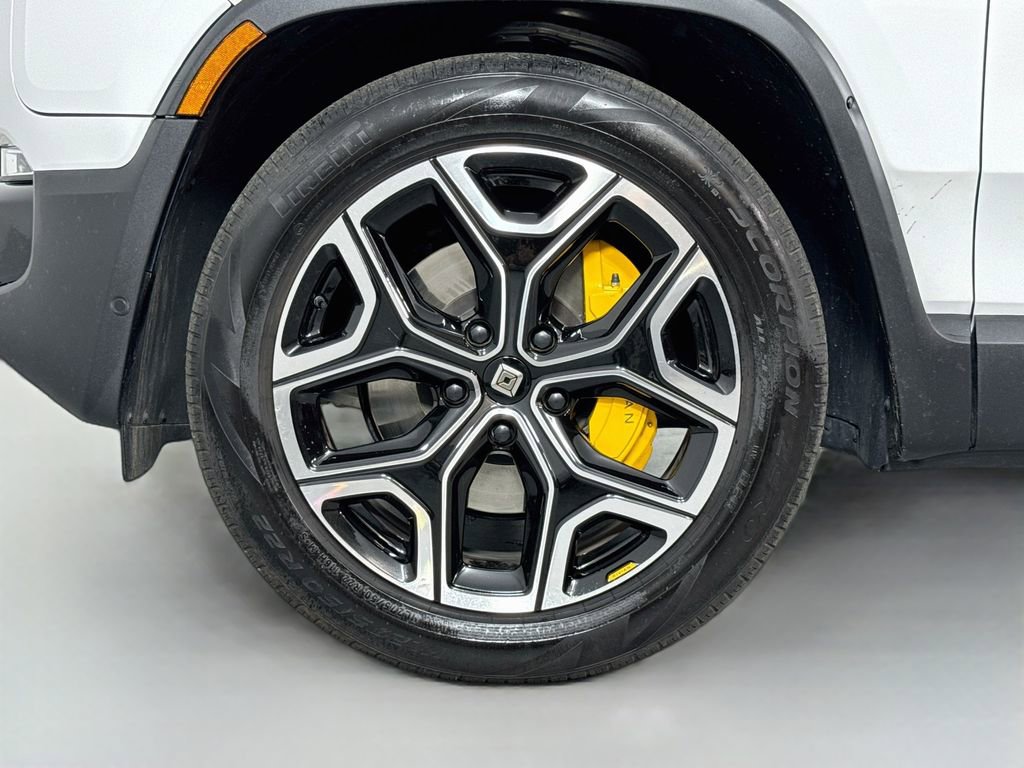 Used 2024 Rivian R1S Adventure AWD/4WD image 9