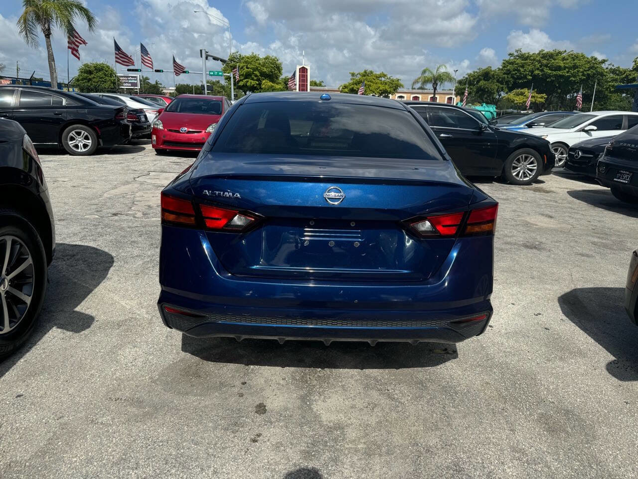 Used 2019 Nissan Altima 2.5 S image 3