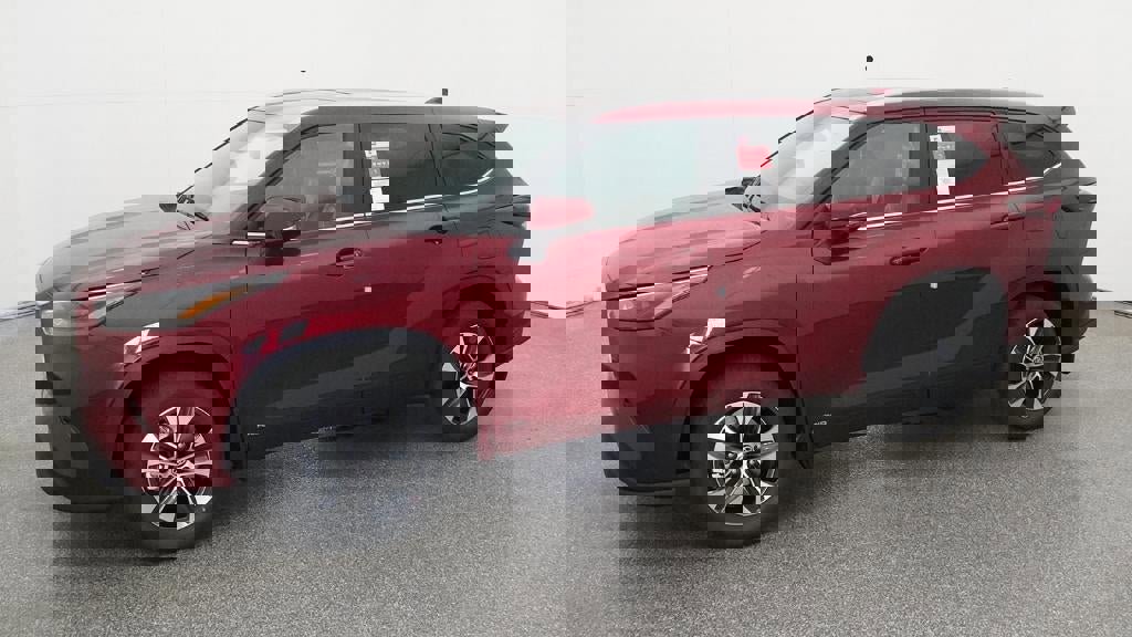 New 2026 Toyota Highlander XLE image 2