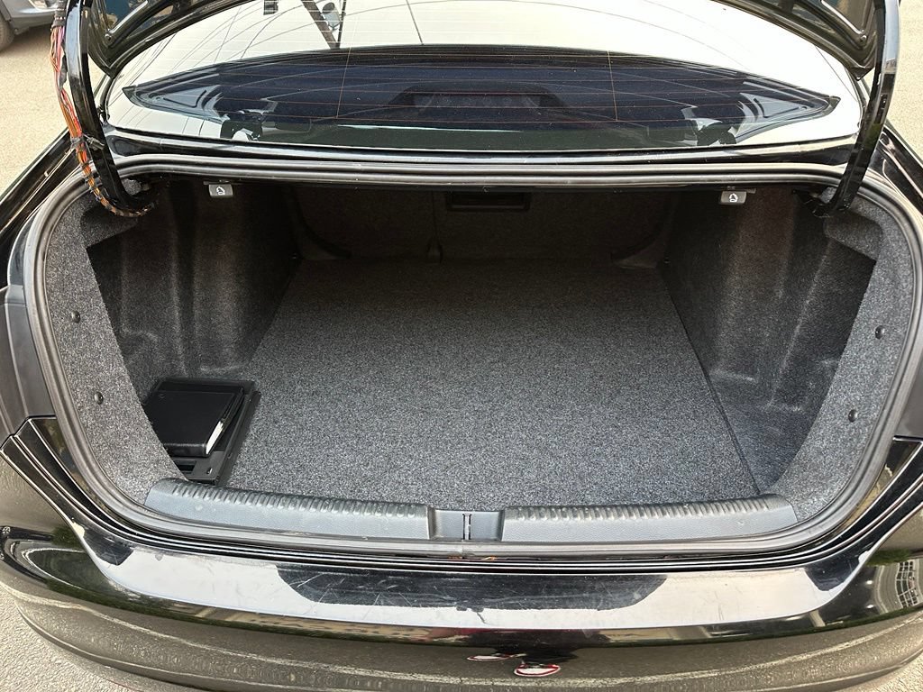 Used 2012 Volkswagen Jetta TDI FWD image 18