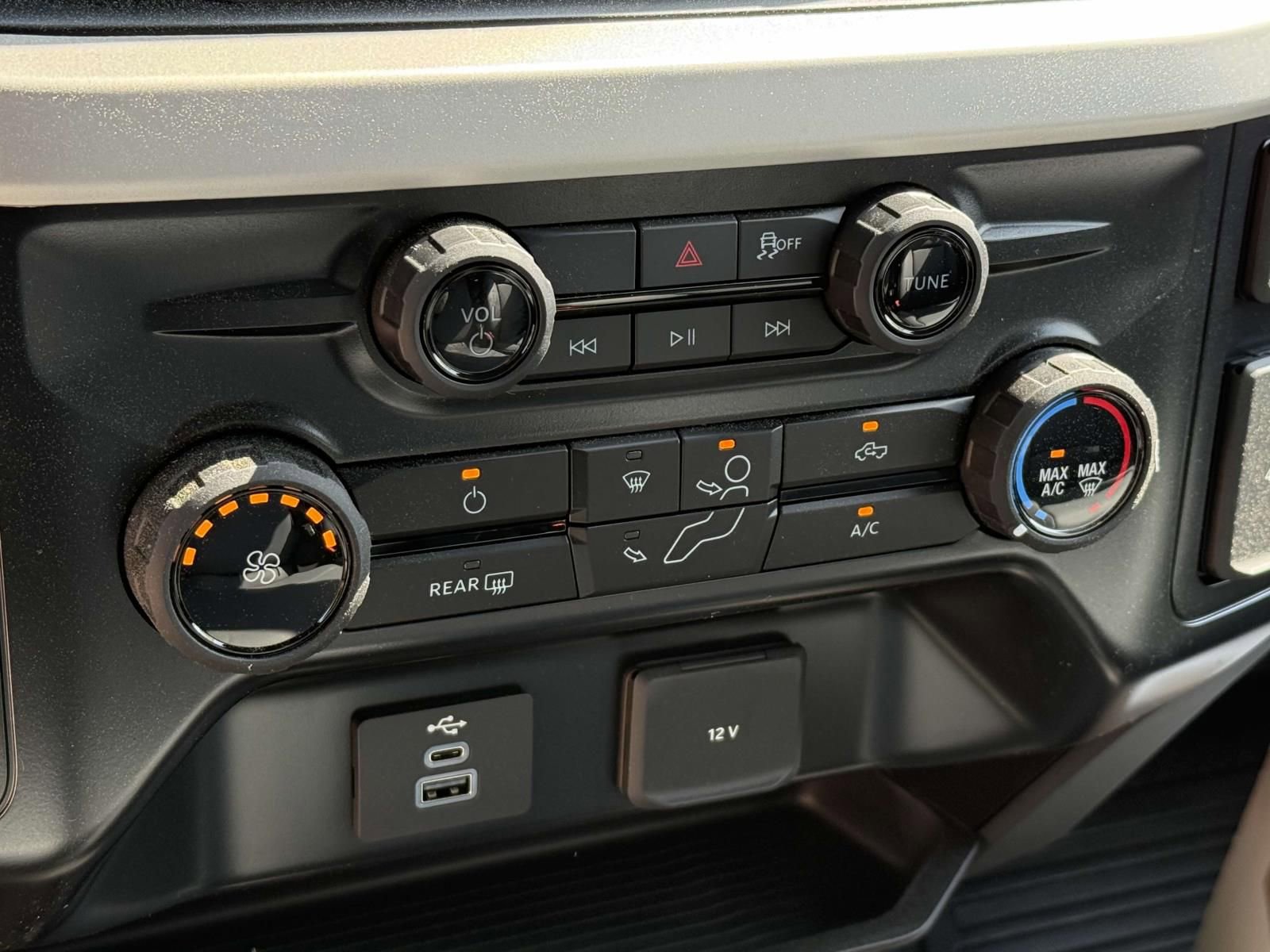 New 2025 Ford F550 4x4 SuperCab Super Duty image 14