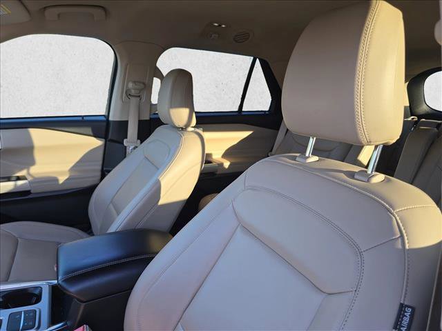 Used 2022 Ford Explorer XLT w/ Equipment Group 202A image 15
