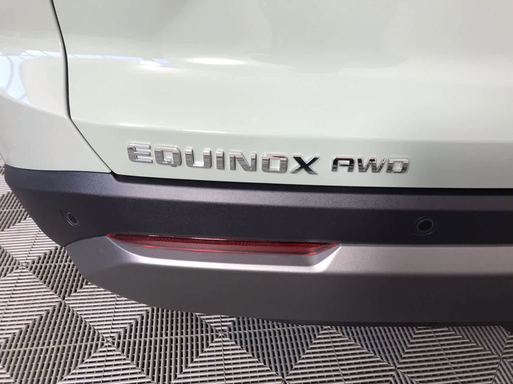 New 2026 Chevrolet Equinox LT w/ Convenience Package II image 18