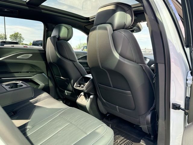 Used 2024 Cadillac Lyriq Sport w/ LPO, Floor Liner Package AWD/4WD image 40