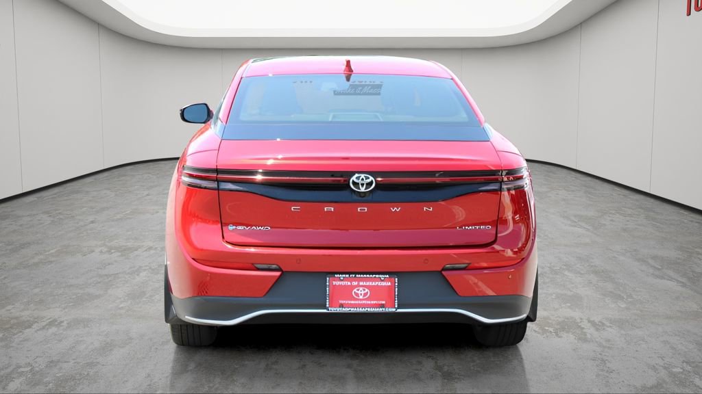 Used 2024 Toyota Crown w/ Advanced Technology Package AWD/4WD image 4