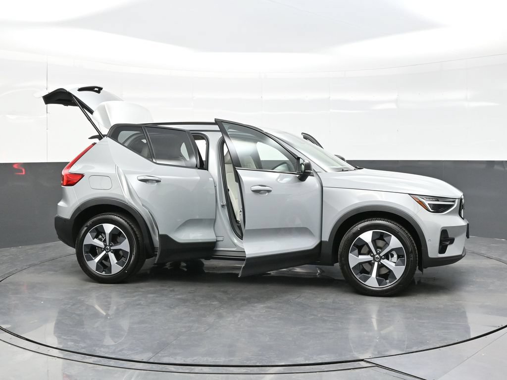New 2026 Volvo XC40 B5 Plus w/ Protection Package Premier AWD/4WD image 45