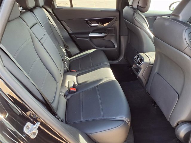 Used 2025 Mercedes-Benz GLC 300 image 19
