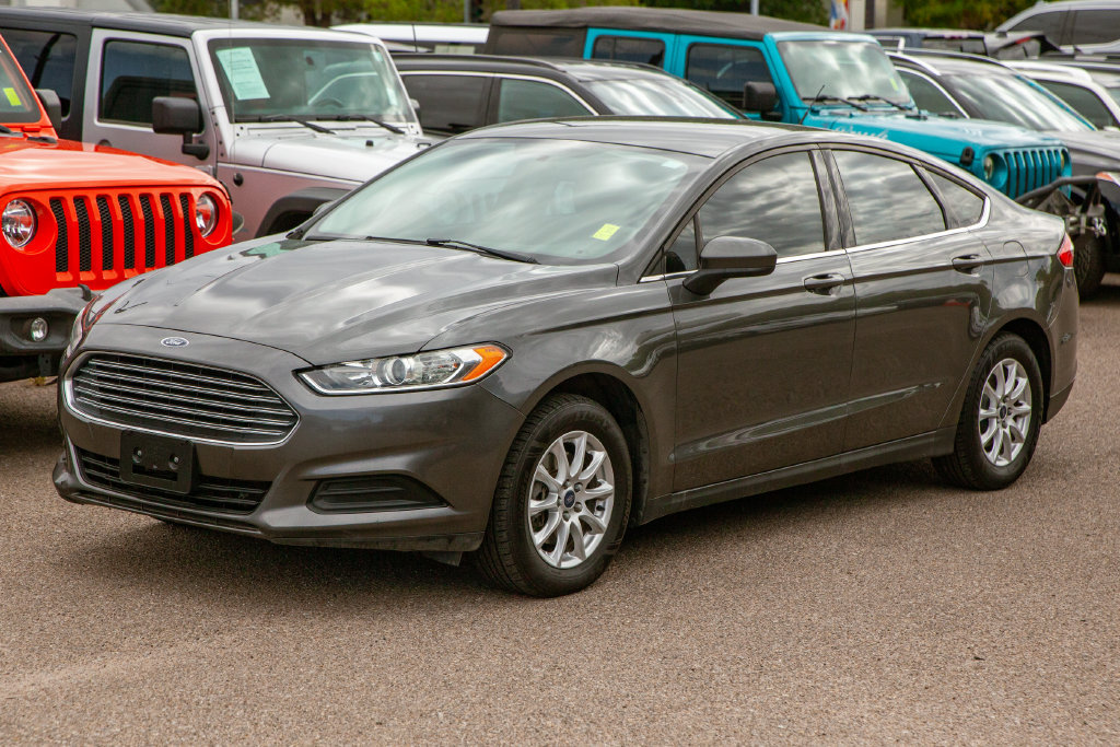 Used 2016 Ford Fusion S FWD image 9