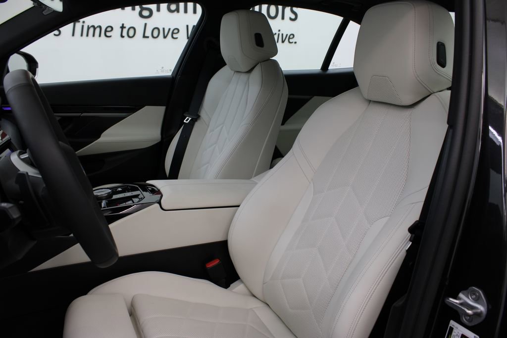 Used 2024 BMW 530i w/ Convenience Package image 14