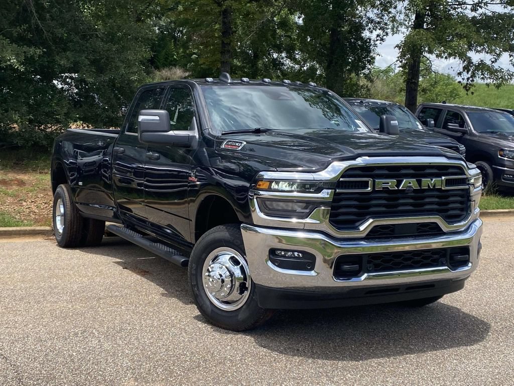 New 2026 RAM 3500 Tradesman AWD/4WD image 32