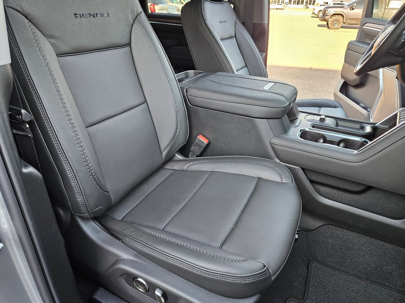 New 2026 GMC Sierra 2500 Denali w/ Denali Reserve Package AWD/4WD image 30