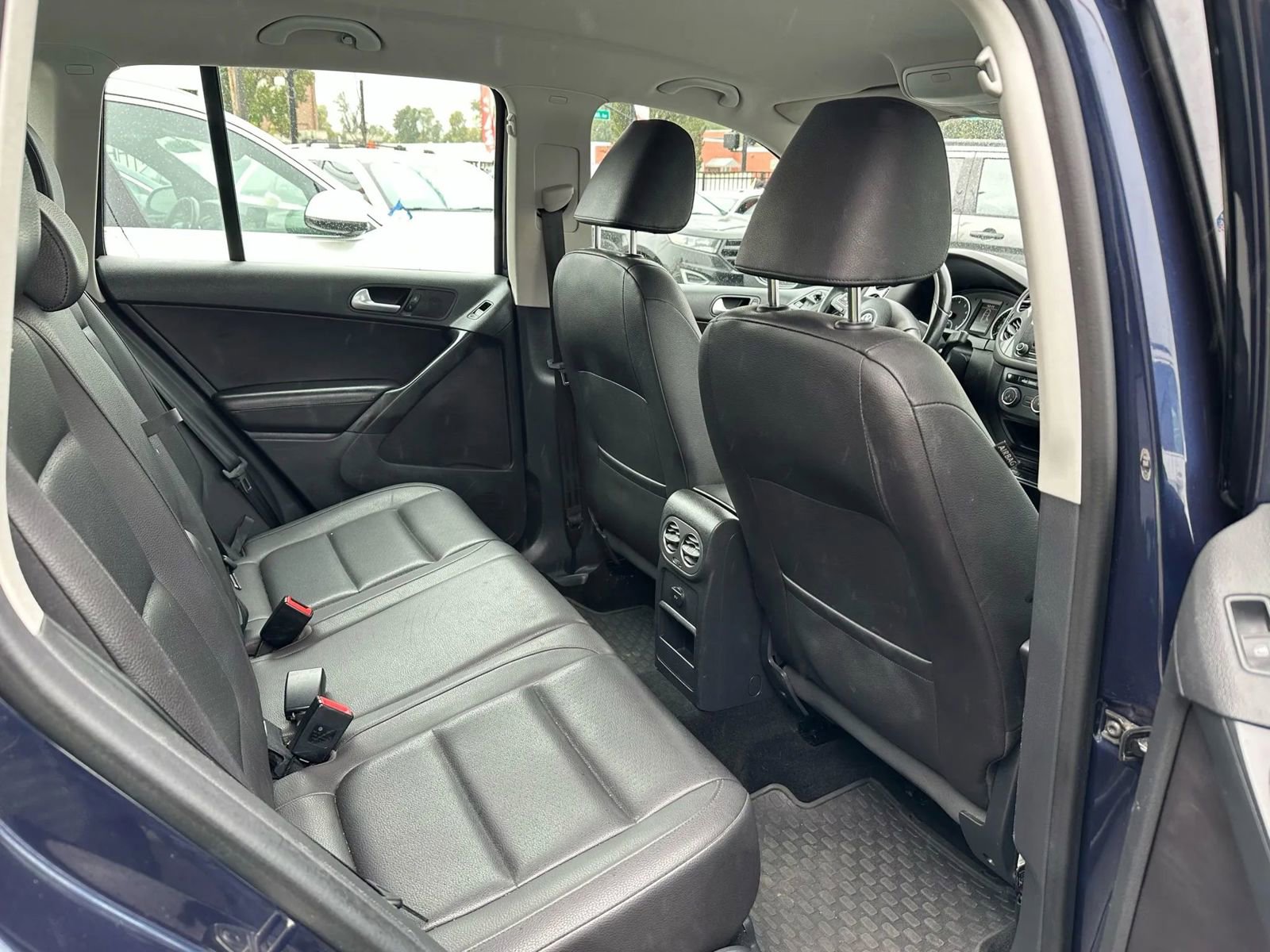 Used 2016 Volkswagen Tiguan S image 16