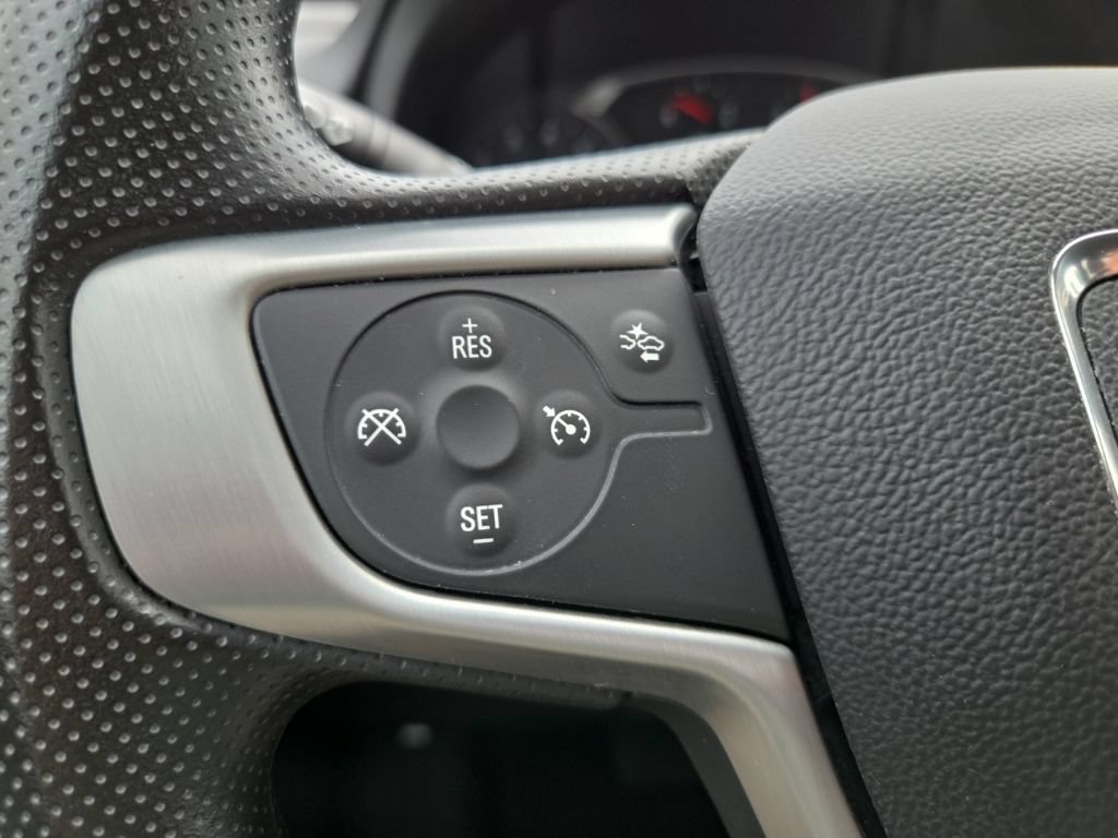 Used 2024 GMC Terrain SLE w/ Driver Convenience Package FWD image 31