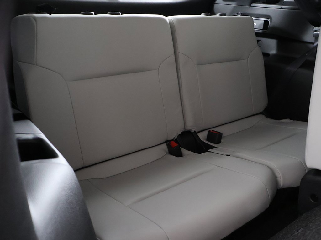 New 2025 Mitsubishi Outlander SE image 35