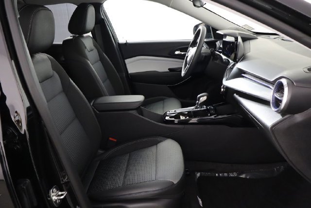 Used 2026 Chevrolet Trax LT FWD image 14