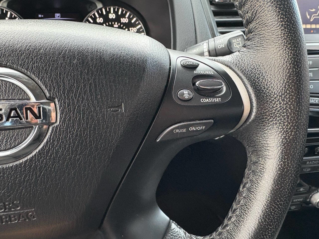 Used 2020 Nissan Pathfinder SV image 39