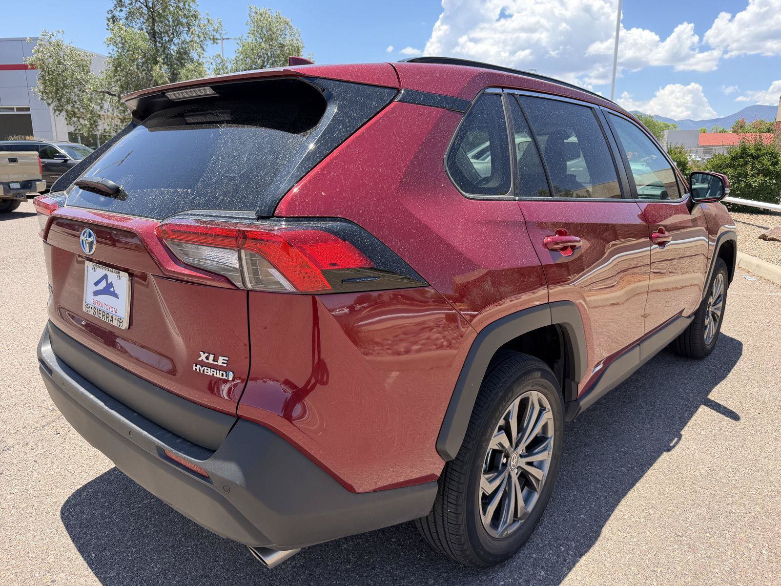 Used 2023 Toyota RAV4 XLE Premium AWD/4WD image 5