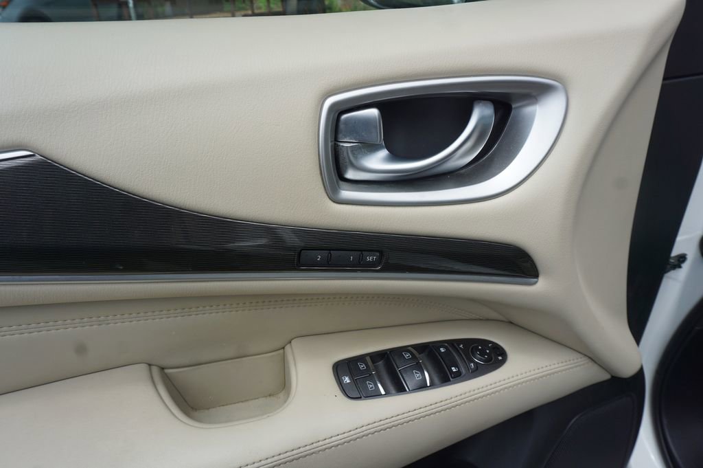 Used 2016 INFINITI QX60 FWD w/ Premium Plus Package image 3