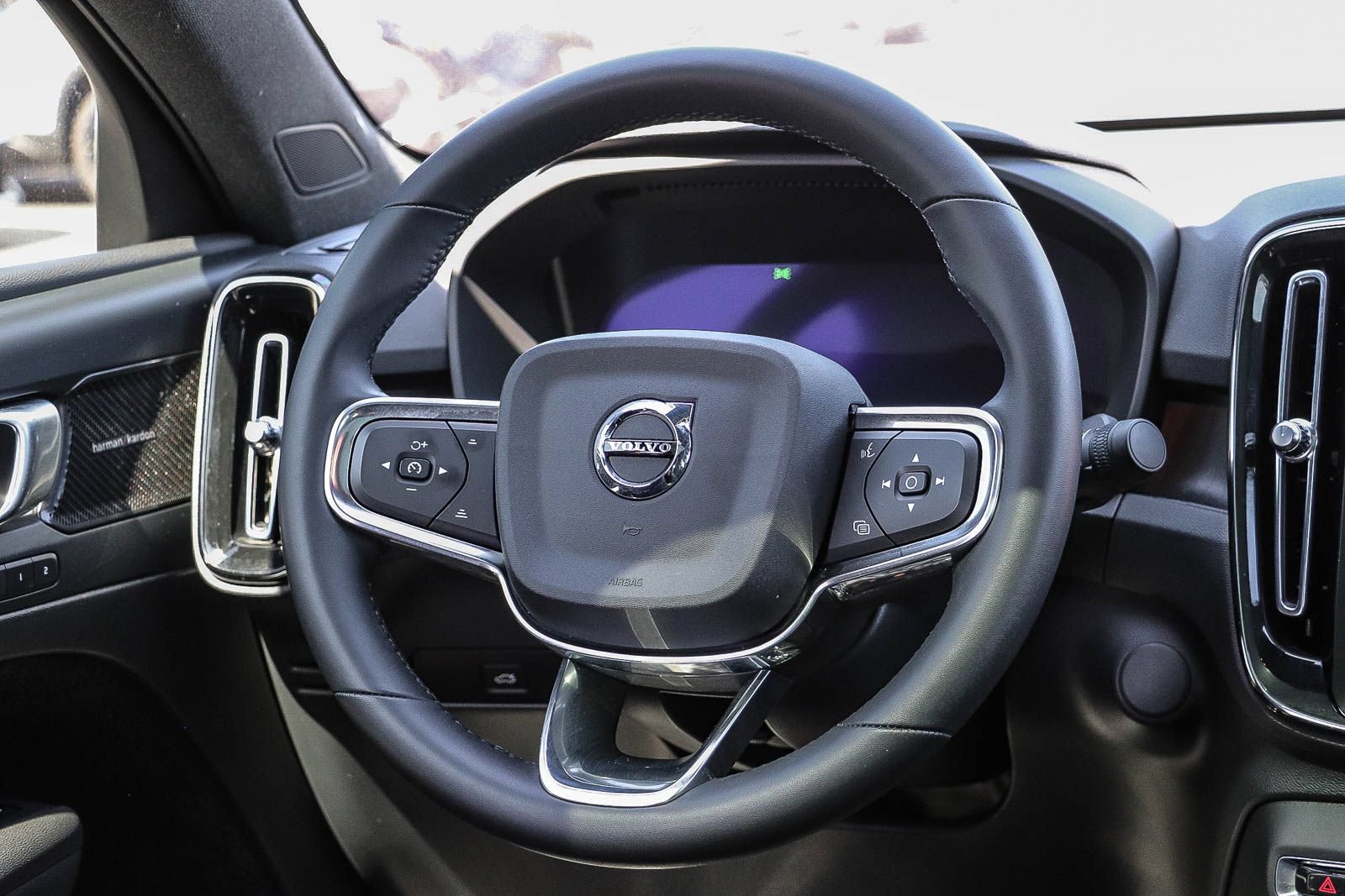 Used 2023 Volvo C40 P8 Recharge Ultimate w/ Protection Package Premier AWD/4WD image 16