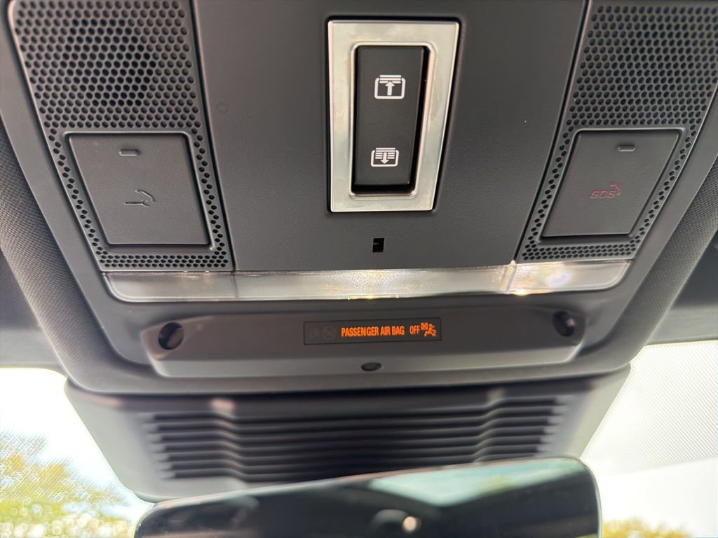 Used 2023 Land Rover Discovery Sport SE R-Dynamic image 26