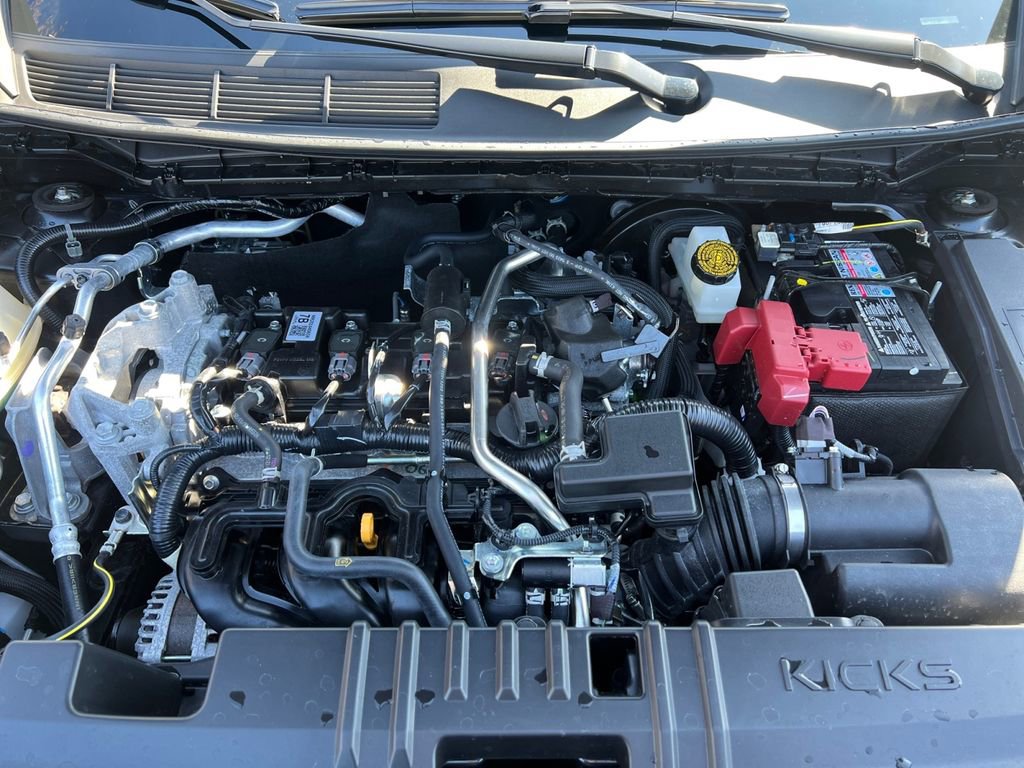 Used 2025 Nissan Kicks SR w/ SR Premium Package image 16