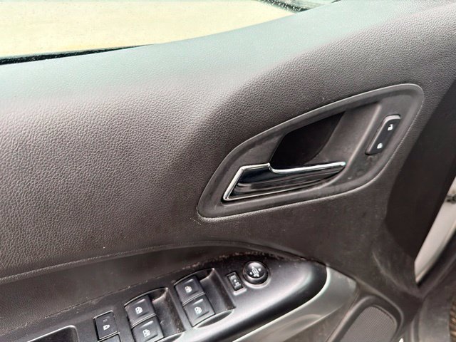 Used 2016 Chevrolet Colorado LT w/ LT Convenience Package RWD image 5