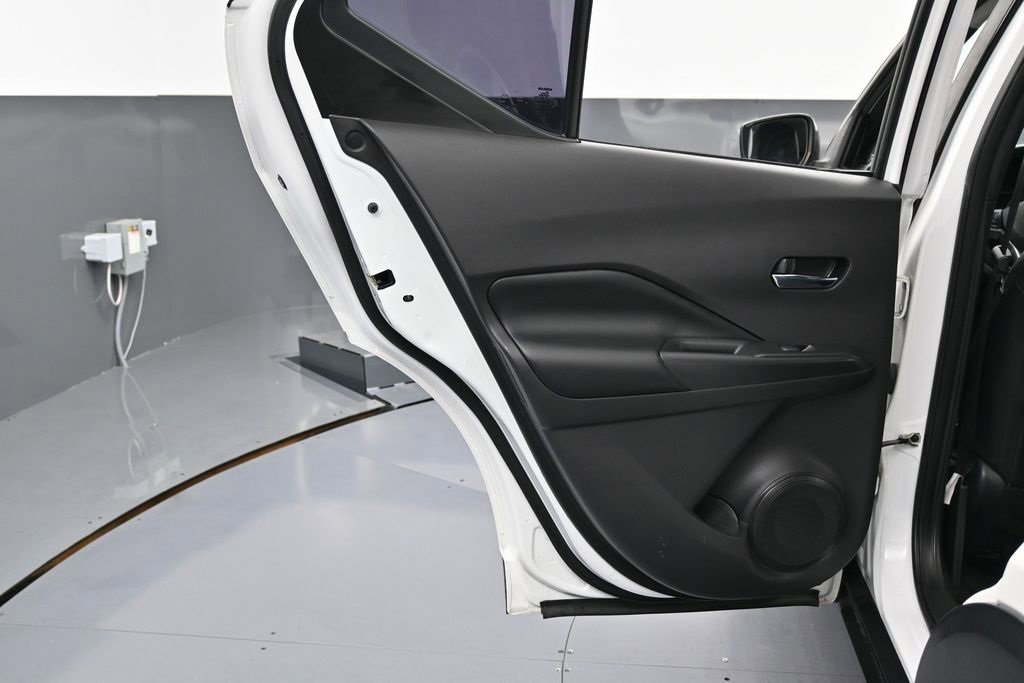 Used 2020 Nissan Kicks SR w/ SR Premium Package image 38