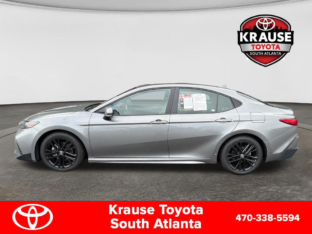 Used 2025 Toyota Camry SE FWD image 4