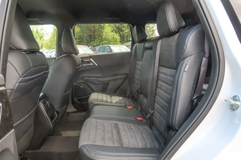 New 2026 Mitsubishi Outlander LE AWD/4WD image 25
