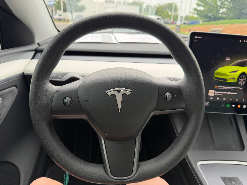 Used 2024 Tesla Model Y Long Range AWD/4WD image 44