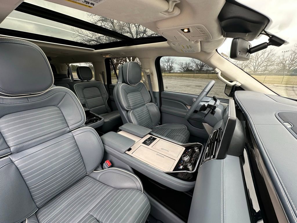 Used 2024 Lincoln Navigator L Black Label image 10